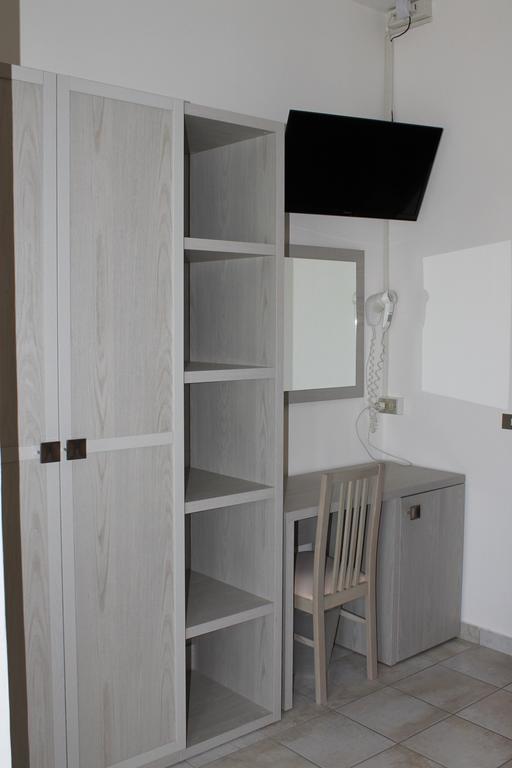 Hotel Costanza Cesenatico Habitación foto