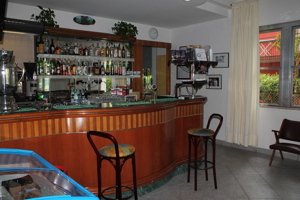 Hotel Costanza Cesenatico Exterior foto