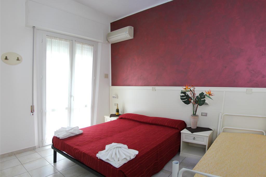 Hotel Costanza Cesenatico Habitación foto