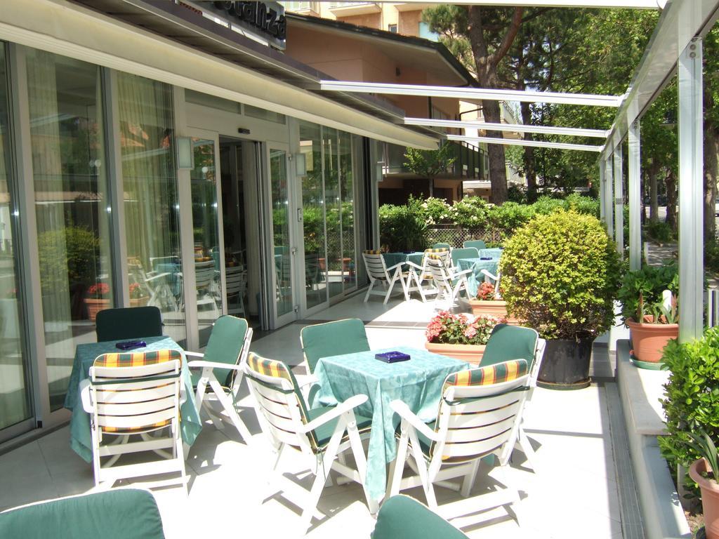 Hotel Costanza Cesenatico Exterior foto