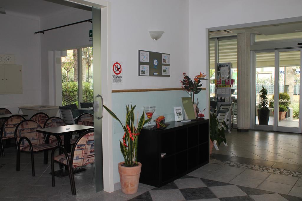 Hotel Costanza Cesenatico Exterior foto